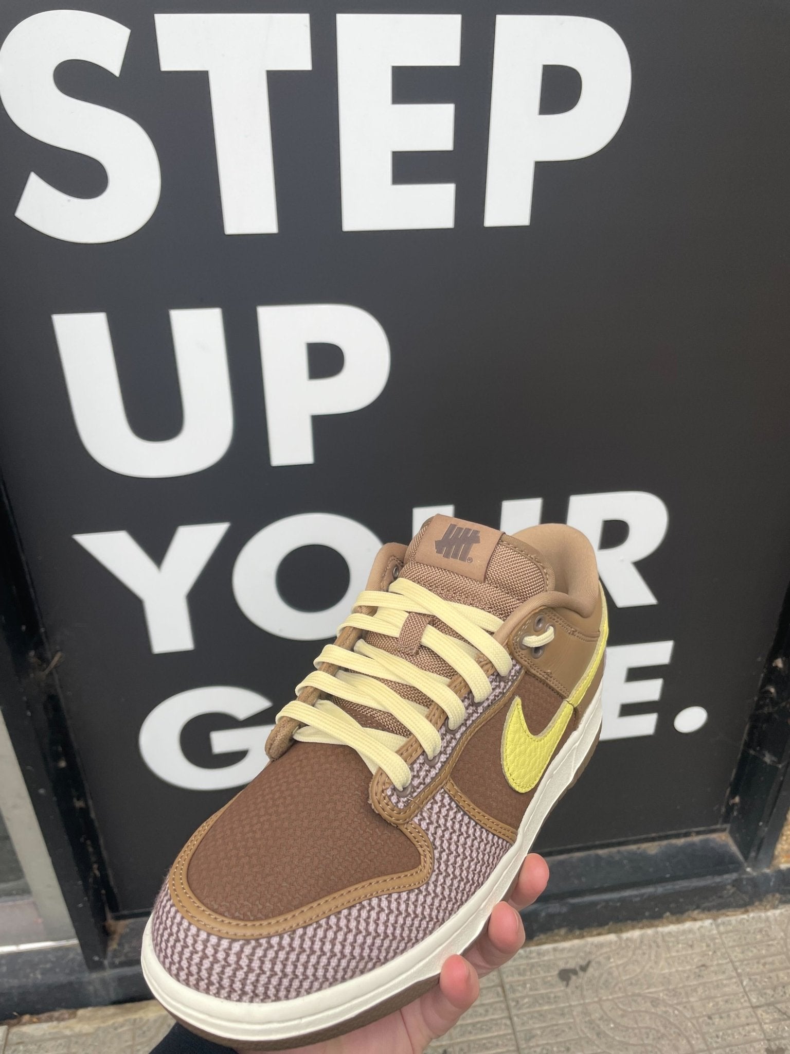 UV Reactive Flat Laces - White/Gold - Flat Laces - LaceSpace