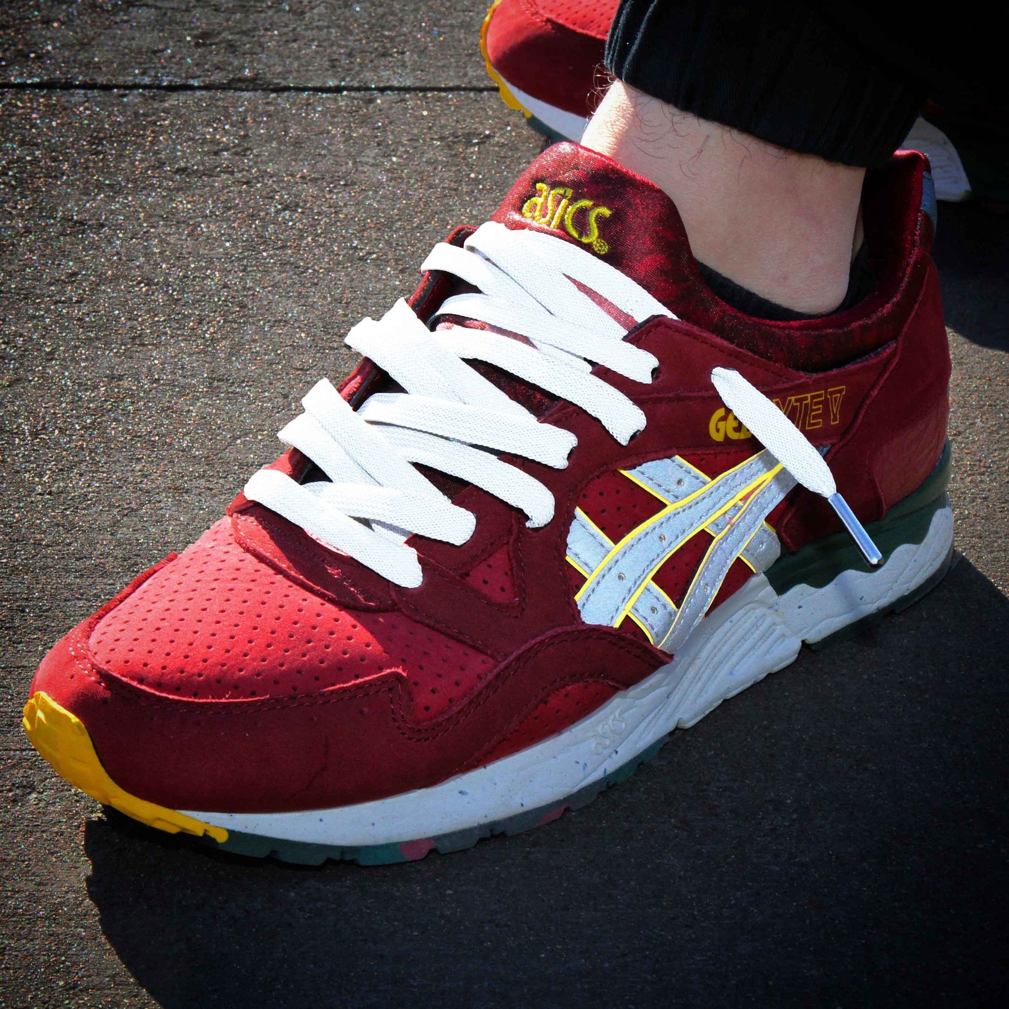 Asics trainer best sale laces