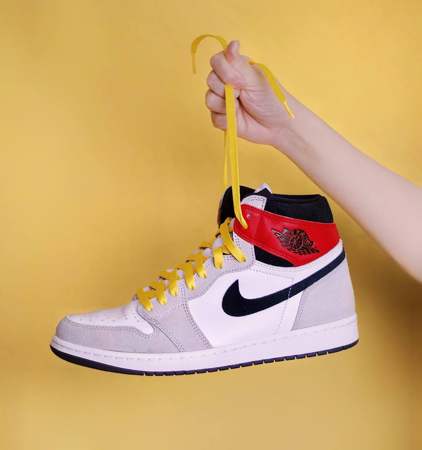 jordan 1 smoke grey yellow laces