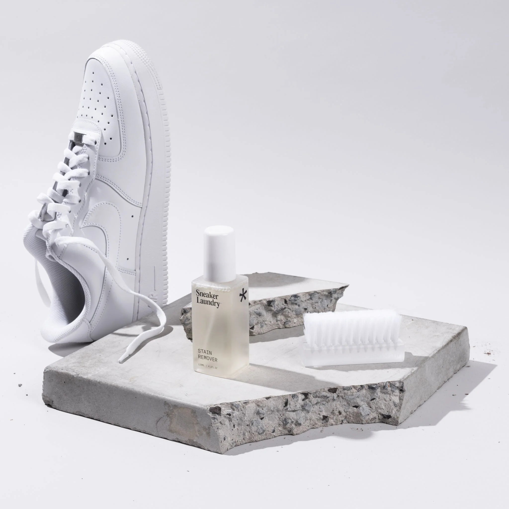 SNEAKER STAIN REMOVER - LaceSpace