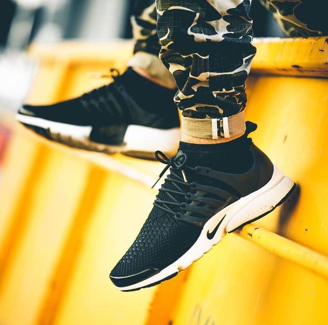 Black Rope Lace Gold Metal Aglet